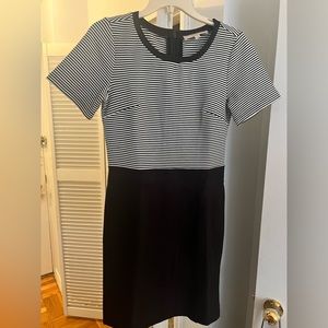 Loft Women’s Black Striped Short Sleeve Dress - Size 2. Excellent condition